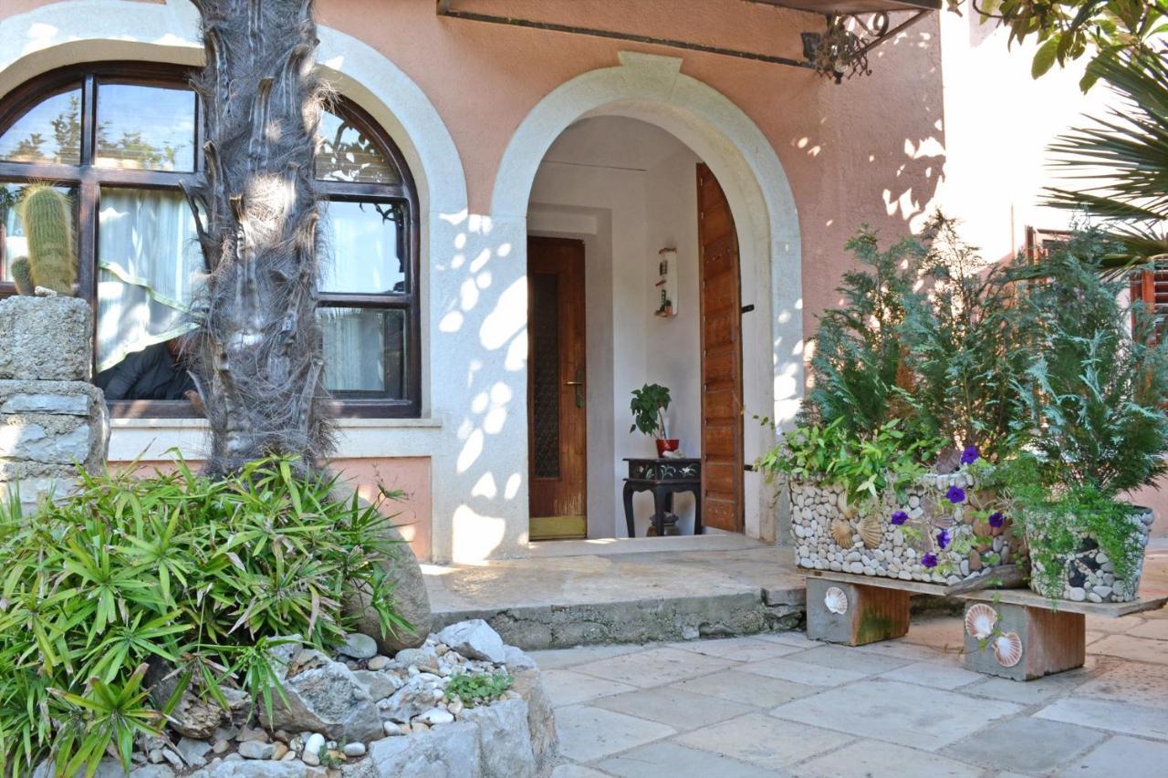 Apartments With A Parking Space Veli Losinj, Losinj - 8029 Экстерьер фото